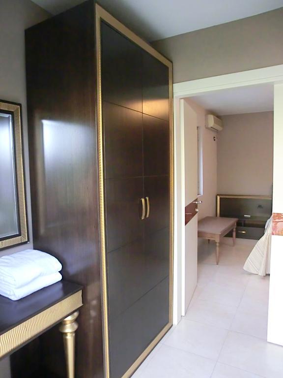 Old Town Rooms Tirana Szoba fotó